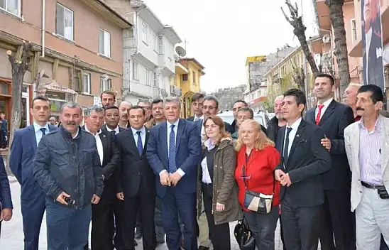 'MİLLETİN VEKİLİNİ MİLLETİN FABRİKASINA ALMADILAR'