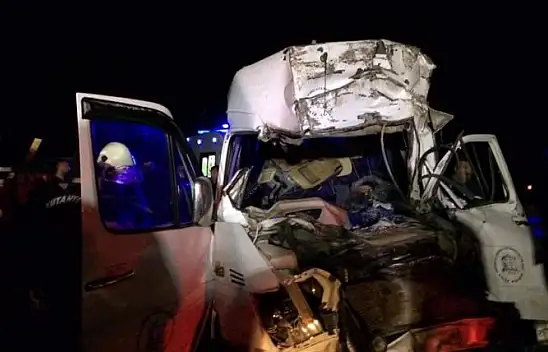 KÜTAHYADA ZİNCİRLEME KAZA 4 ÖLÜ 10 YARALI