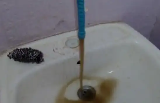 SU YERİNE MUSLUKLARDAN ÇAMUR AKIYOR