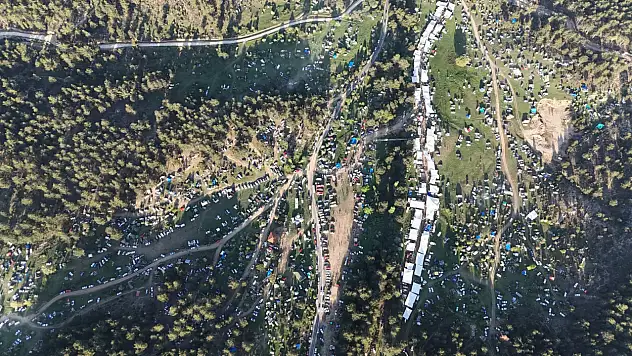 6841 Araç Katıldı 25Bin İnsan Bahar Şenliğinde Buluştu