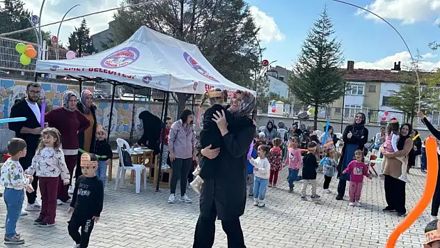 Çocuk Şenliğiyle Farkındalık Oluşturdular