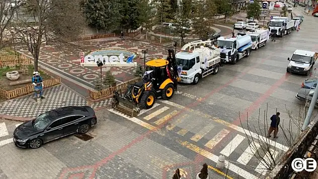 Emet Belediyesi 7 Hizmet Aracını Halkın Hizmetine Sundu