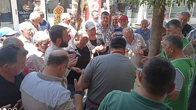 Emet İHH'dan 600 kişilik Aşure Dağıtımı