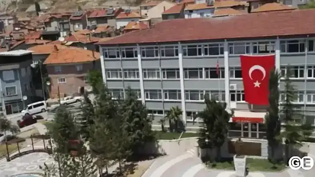 Emet Mal Müdürlüğü Kapanırken 5 Personel Dağıtıldı