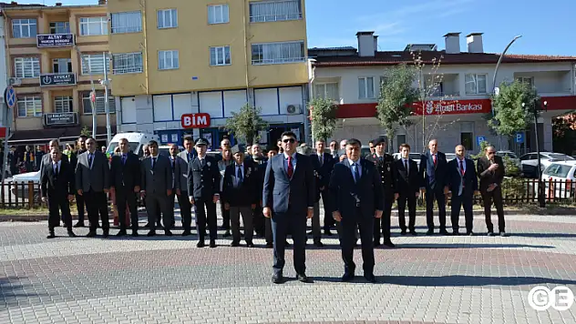 Emet: 'Şehit Nurlanmış Gazi Onurlanmış Askerdir'