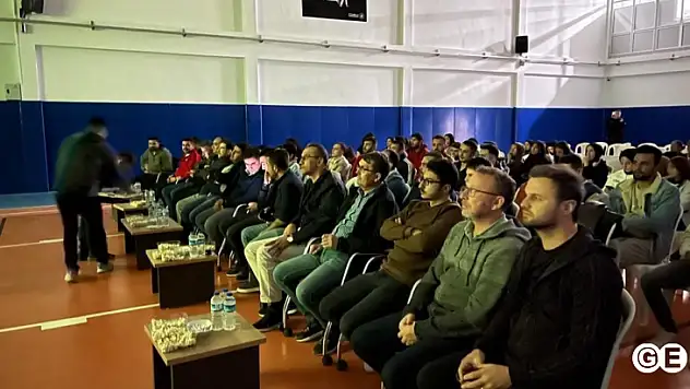 Emet'te milli maç coşkusu hep birlikte yaşandı