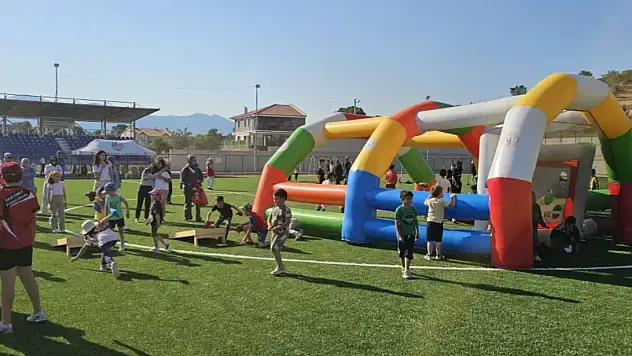 Emet'te Yaz Spor Okulları Coşkulu Bir Şekilde Açıldı