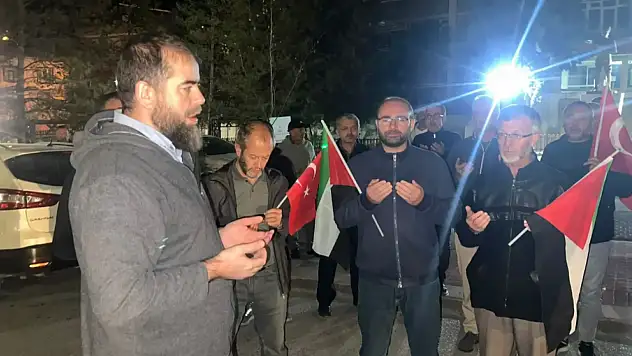 Gece Yarısı Emet Semalarında Tekbir Sesleri Yankılandı