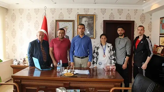 KİCK BOKS TÜRKİYE 3. SÜNE ÖDÜL