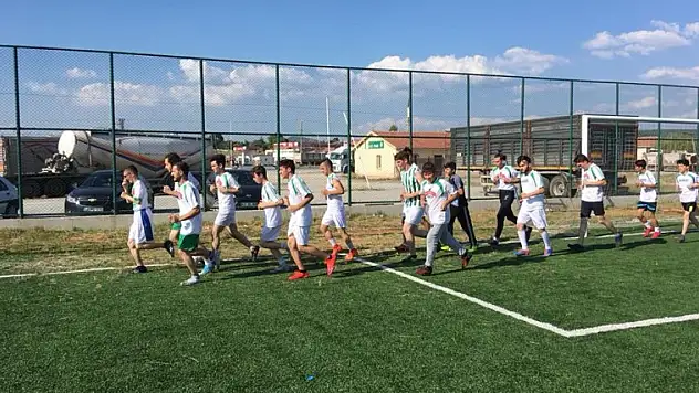 EMETSPOR KÜTAHYA  ASKF'YE TEPKİ OLARAK LİGTEN ÇEKİLDİ
