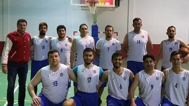 BÜYÜK ERKEKLER BASKETBOL LİGİNDE TEK İLÇE TAKIMI EMET BELEDİYESPOR