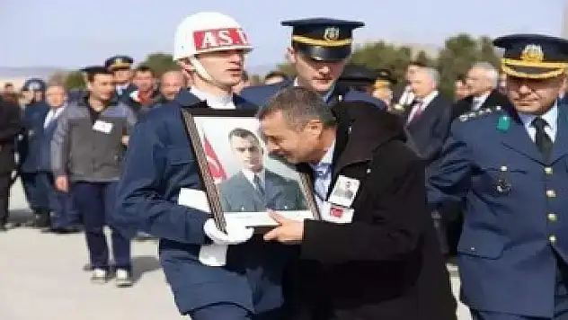 Şehit Uzman Çavuşun cenazesi memleketi Kütahya'ya getirildi