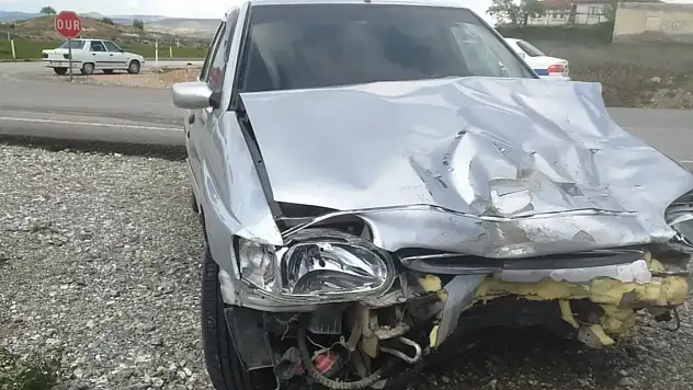 Hisarcık'ta Trafik Kazası! İki Otomobil Çarpıştı