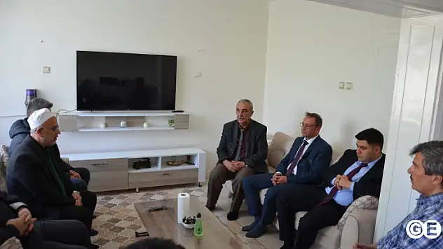 Kaymakam şehit ailelerini ziyaret etti