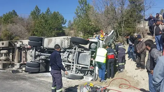 GEDİZ-HİSARCIK YOLUNDA KAZA 1 YARALI VİDEOLU