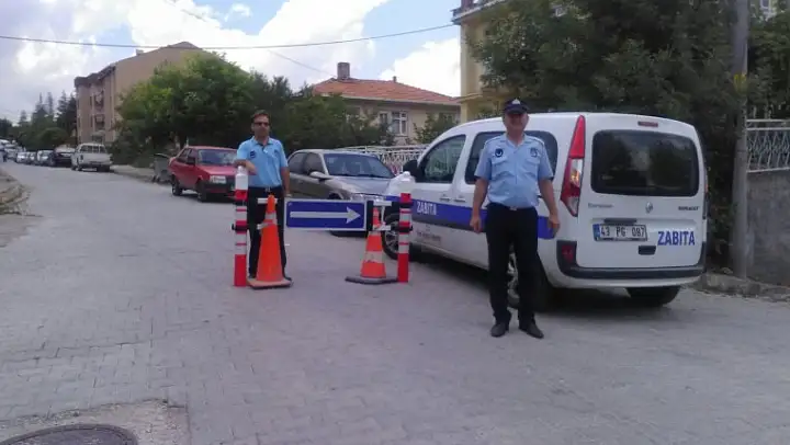 EMET PAZAR YERİNDE GÜZERGAH DEĞİŞİKLİĞİ