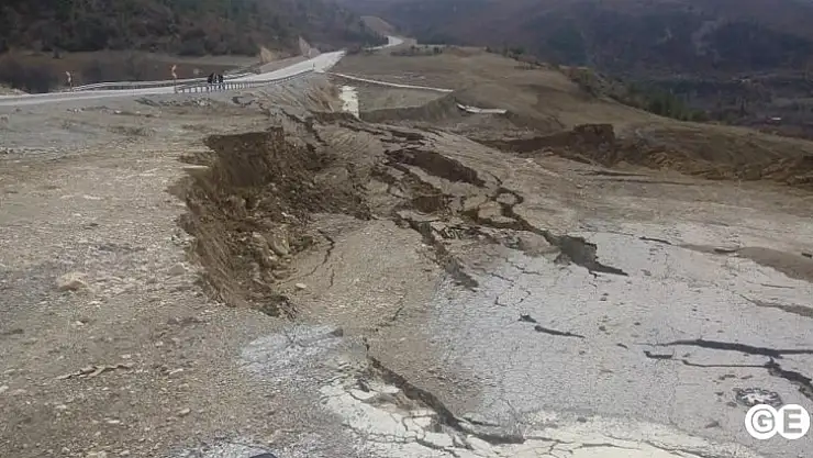 Başkan Ciner' Yol Kapanmadan Heyelan Bölgesine Müdahele Edilecek'