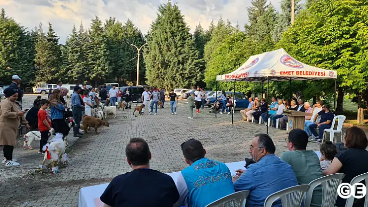 Bu Defile Başka Defile!