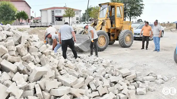 Emet Belediye Başkanı Koca şantiye ve atölyeleri gezdi