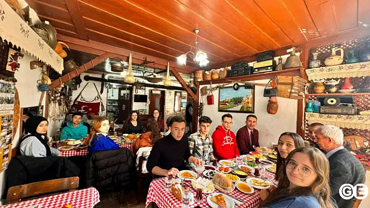 Emet esnafından gençlere destek