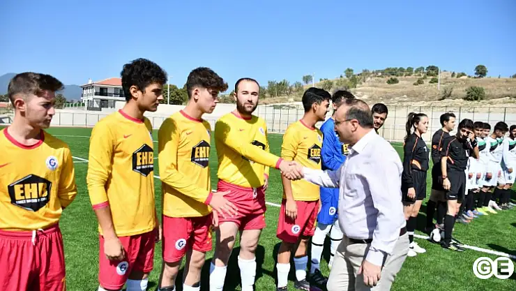 Emet'in yeni stadında ilk maç  oynandı