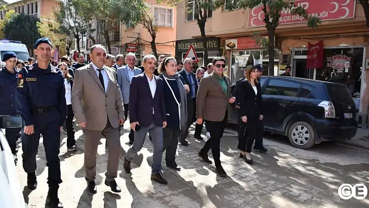 Emet'in yöneticileri ve öğrenciler sağlıklı yaşam için yürüdüler