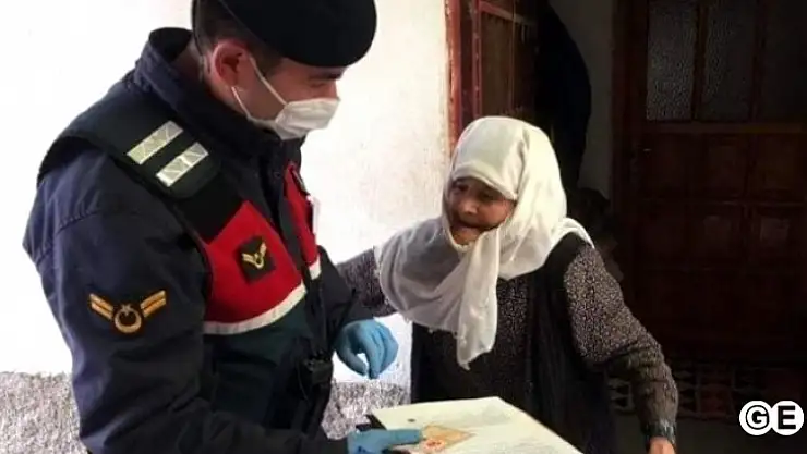Emet Jandarma Köylerde Yardım Dağıtıyor