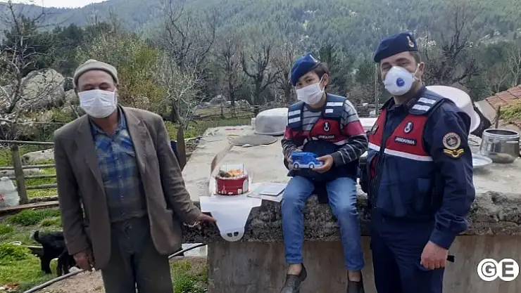 Emet Jandarma'dan  23 Nisanda Doğum Günü Olan Çocuğumuza Sürpriz