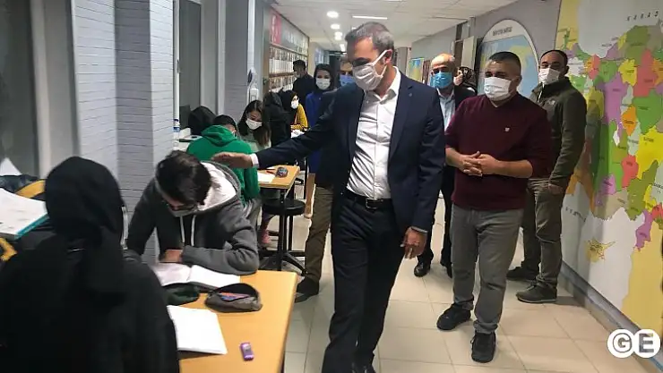 Emet Okuyor,Geleceğe Nefes Oluyor