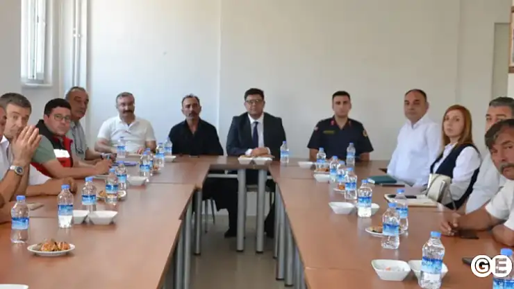 Emet'te 37 Köy Muhtarı İle Toplantı Yapıldı