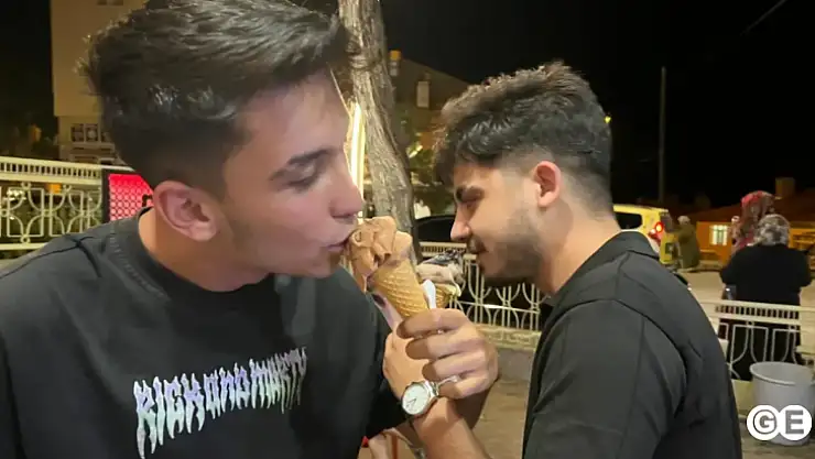 Emet'te Dondurma Kuyruğu
