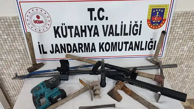 Emet'te Kaçak Kazı Operasyonu