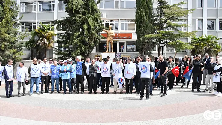 Emet'te öğretmenler protesto etti
