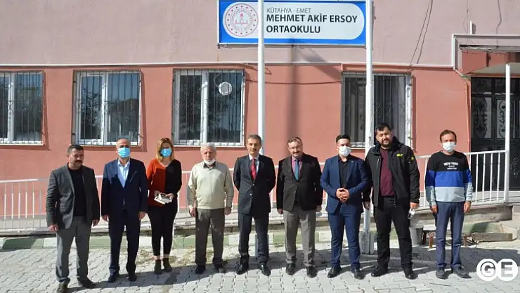 Emet TÜGVA Temsilciliğinden Ortaokullara 570 Kitap Dağıtımı