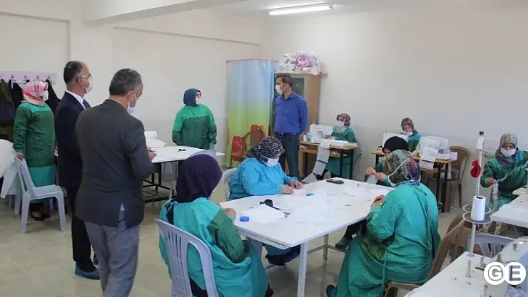 Emet'te 12 Gönüllü Günde 500 Maske Üretiyor