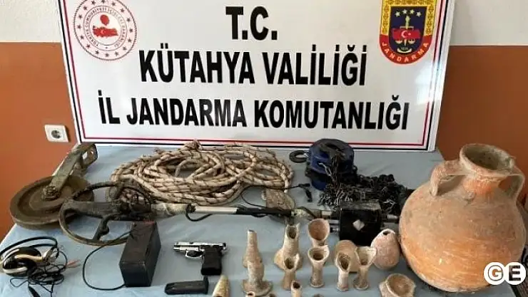 Ev Bahçelerinde Tünel Kazarak Hazine Aradılar