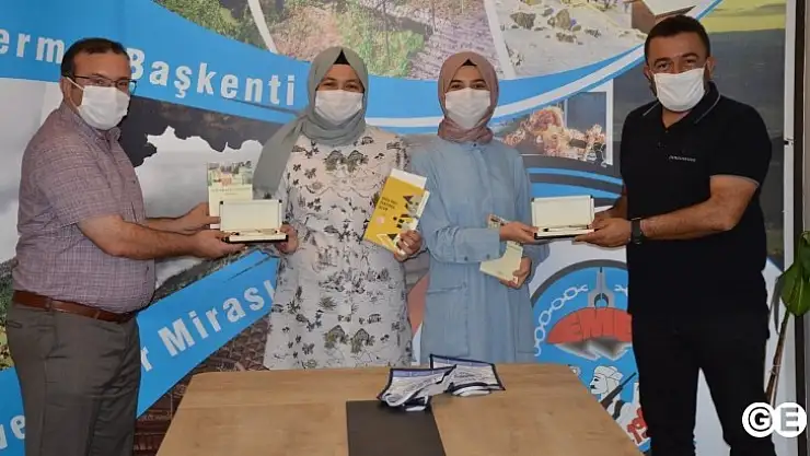Gençlik Ve Spor Bakanlığından Emetli Gençlere Kitap hediyesi