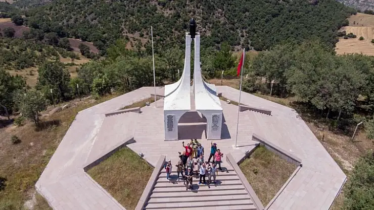 EMET FOTOĞRAF SANATÇILARININ OBJEKTİFİNDE