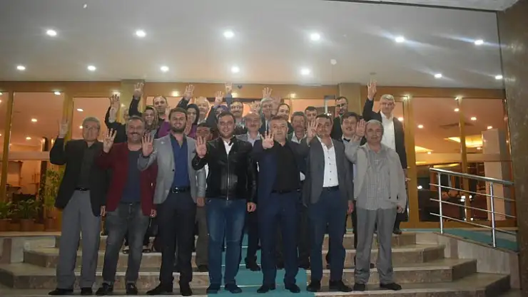 EMET AK PARTİLİ BAŞKANLAR İFTARDA BULUŞTU
