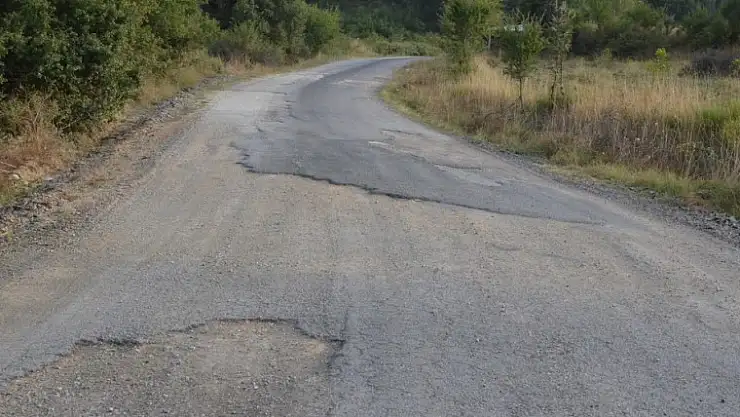 KÖY  YOLLARINA SICAK ASFALT İSTENİYOR