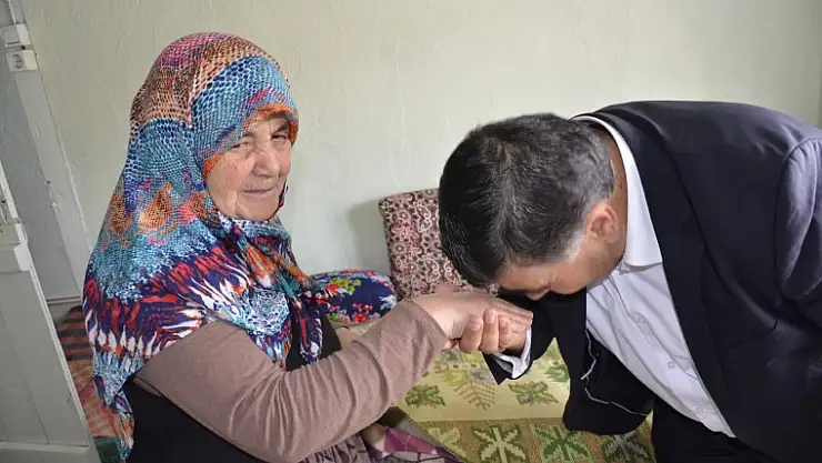 HERŞEY ONLARIN DUALARINI KAZANMAK İÇİN