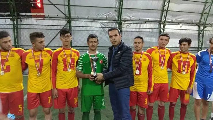 CEVİZDERE KUPASI GAZİEMET ANADOLU LİSESİNİN