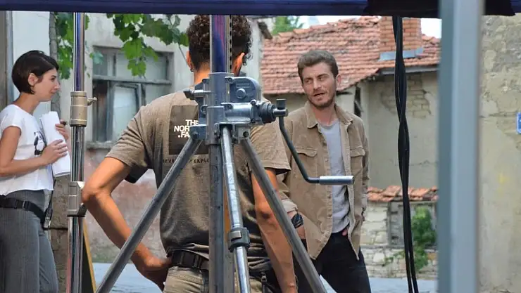 KURT KAPANI FİLM EKİBİNDEN EMETE TEŞEKKÜR