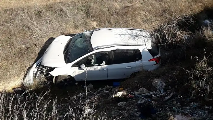 EMET GÜRPINARDA KAZA 3 YARALI