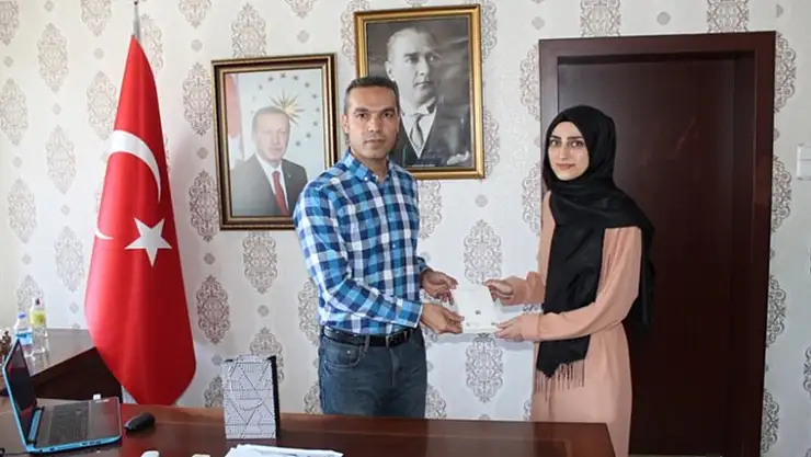 BAŞARILI ÖĞRETMENLER ÖDÜLLENDİRİLDİ