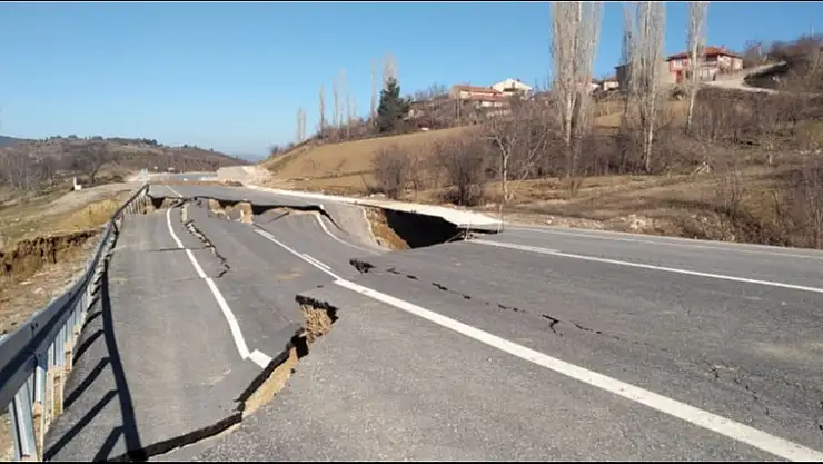 DİKKAT EMET, GÖÇÜYORUZ!