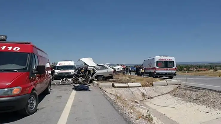 GEDİZDE  FECİ KAZA 4 ÖLÜ