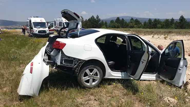 EMET-ÇAVDARHİSAR YOLNDA KAZA 5 YARALI