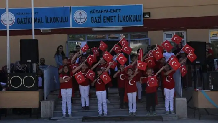 MİNİKLERDEN MEHMETÇİĞE DUYGULANDIRAN KERMES