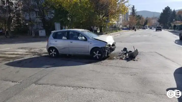 Hasta Taşıyan Ambulansa Çarptı 4 Yaralı